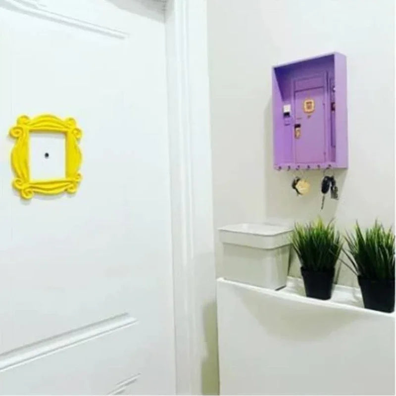 Estante de gancho para llave de puerta de TV Friends, marco de puerta de entrada púrpura, organizador de pared, decoración para amantes de los espectáculos de TV, mismo estilo